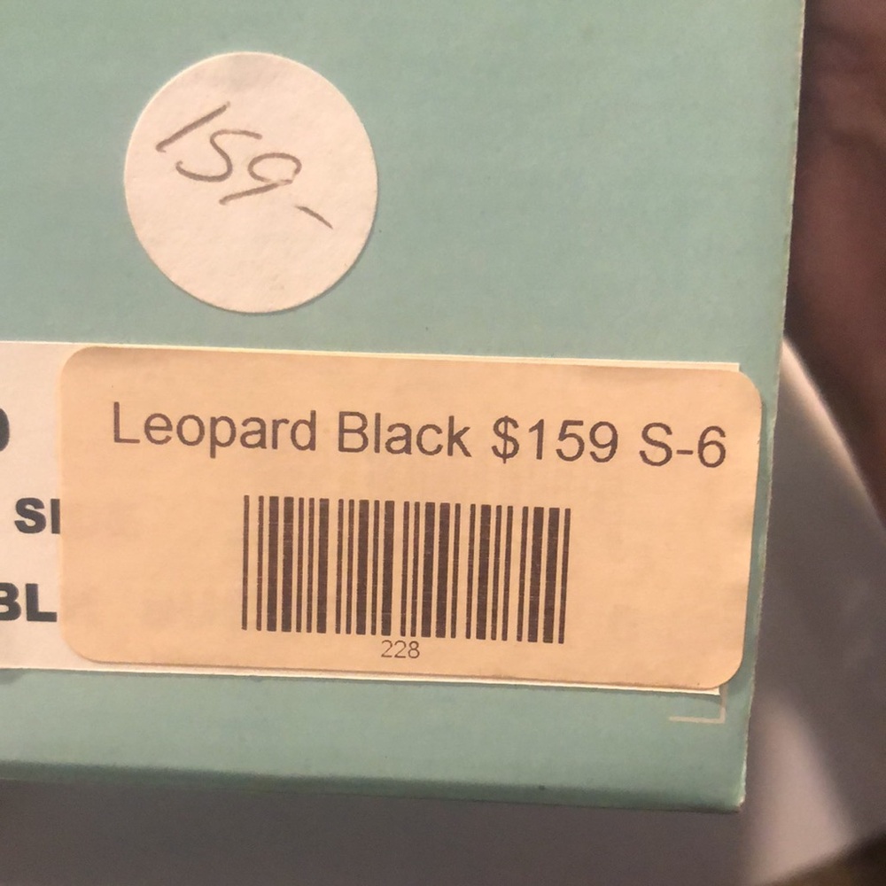 Woman’s  leopard print black short Boots - Picture 8 of 10